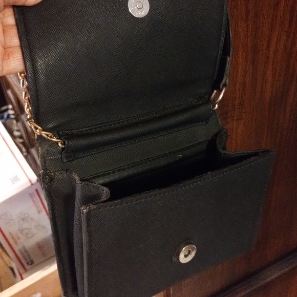 Michael Kors Crossbody Bag - Picture 4 of 8